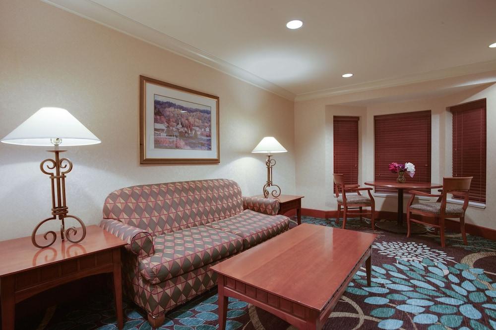 Staybridge Suites Corning By Ihg Exteriér fotografie